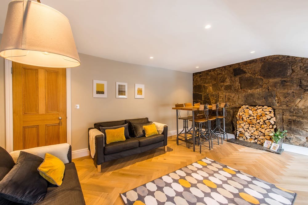 New Town Apartment | City Centre, Newly Refurbished Stylish Apartment