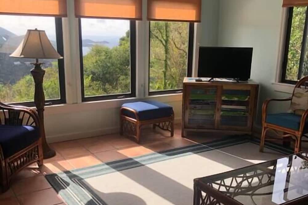 Estate Parcel of Gift and Regenback Villa | Mountain Breeze Cottage