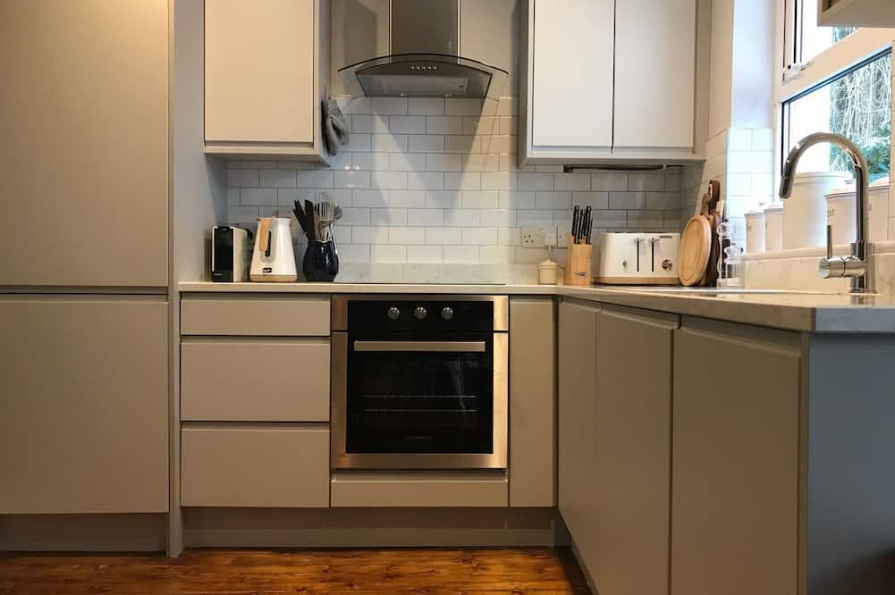 Kinsale House | Stylish Kinsale Townhouse with Harbour Views