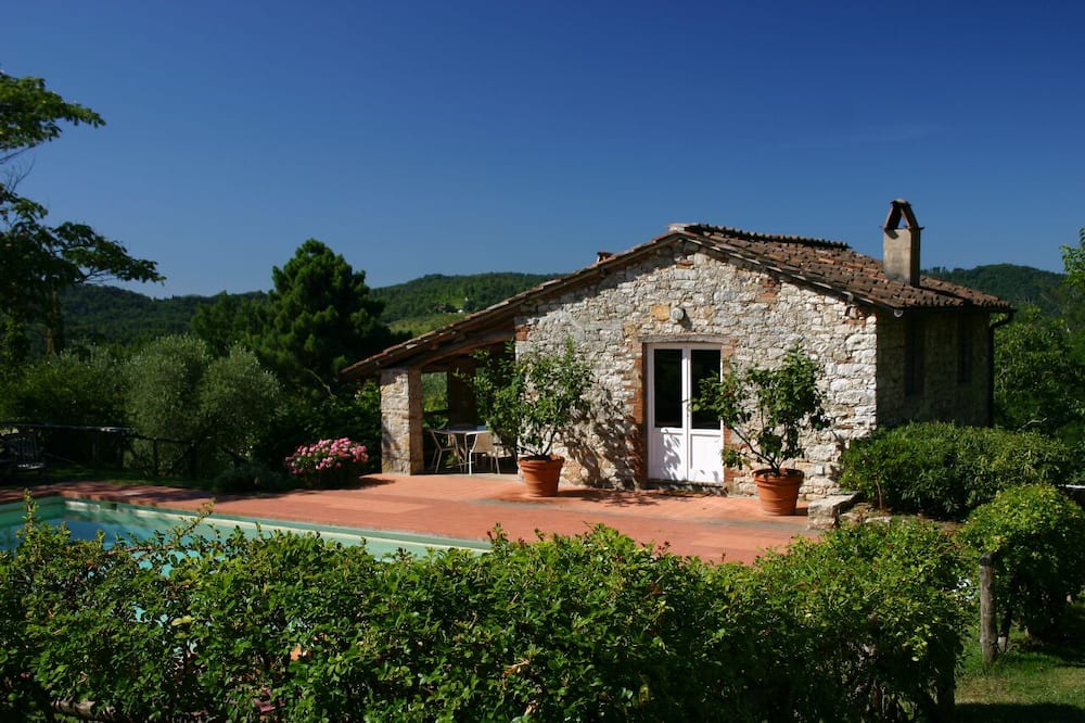 Pescaglia Cottage | Tuscan house in idyllic scenic tranquility in hills between Lucca and sea WiFi
