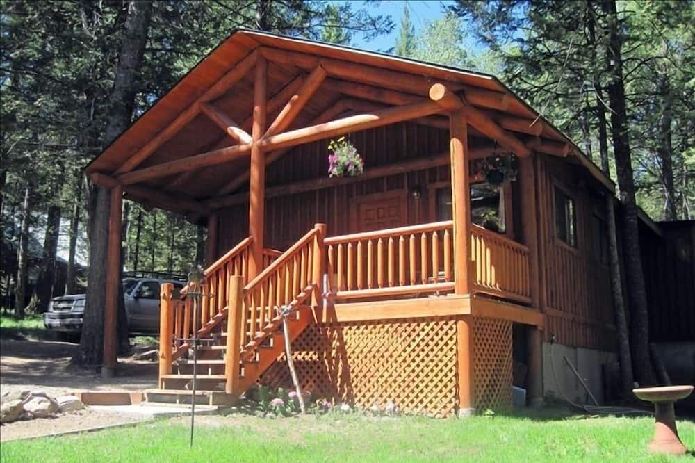 Island Park Cabin | Cozy Guest Cabin by Henry's Lake & Near Yellowstone