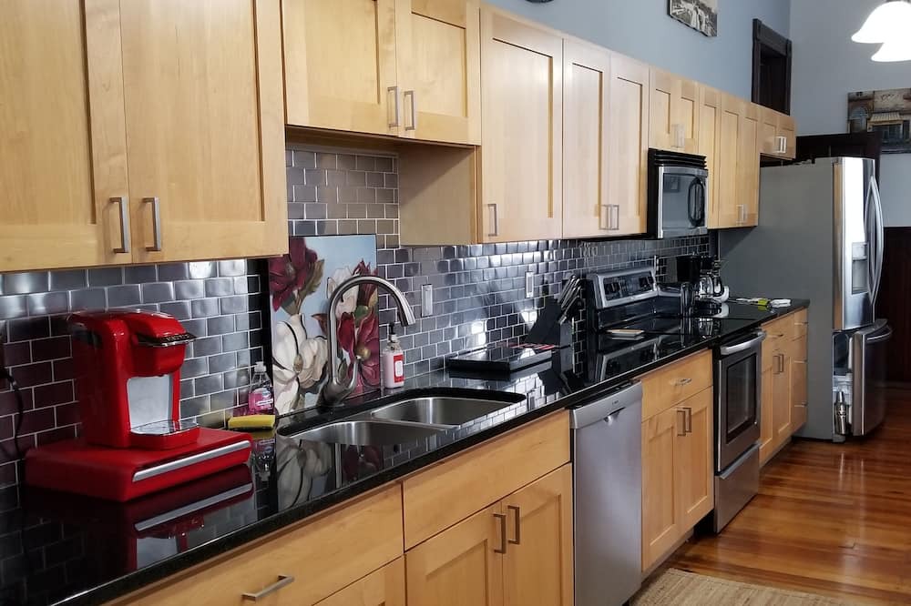 Milan Apartment | Loft Near Perfect North Slopes, The Ark, Creation, and Hoosier Museums, Casinos
