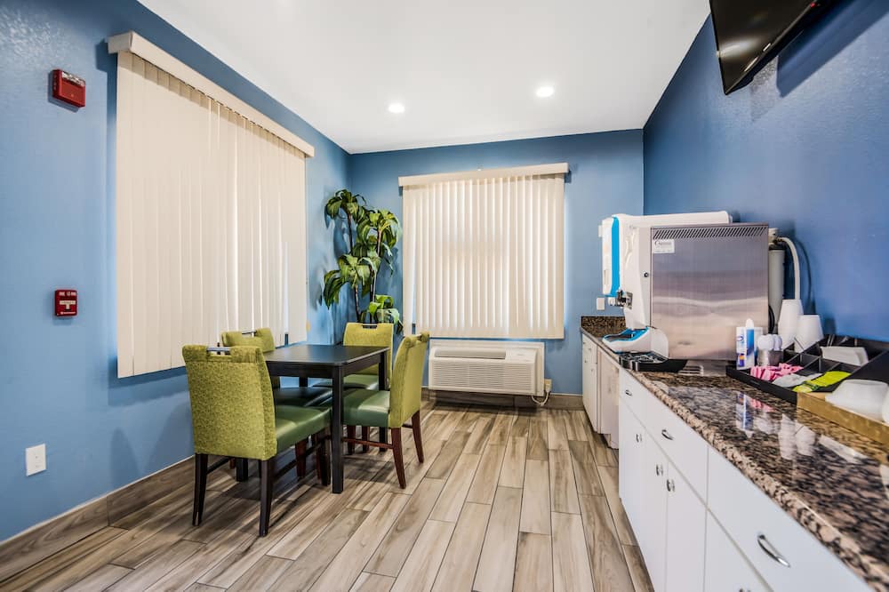 Aldine Hotel | Scottish Inns & Suites IAH Airport - Beltway 8
