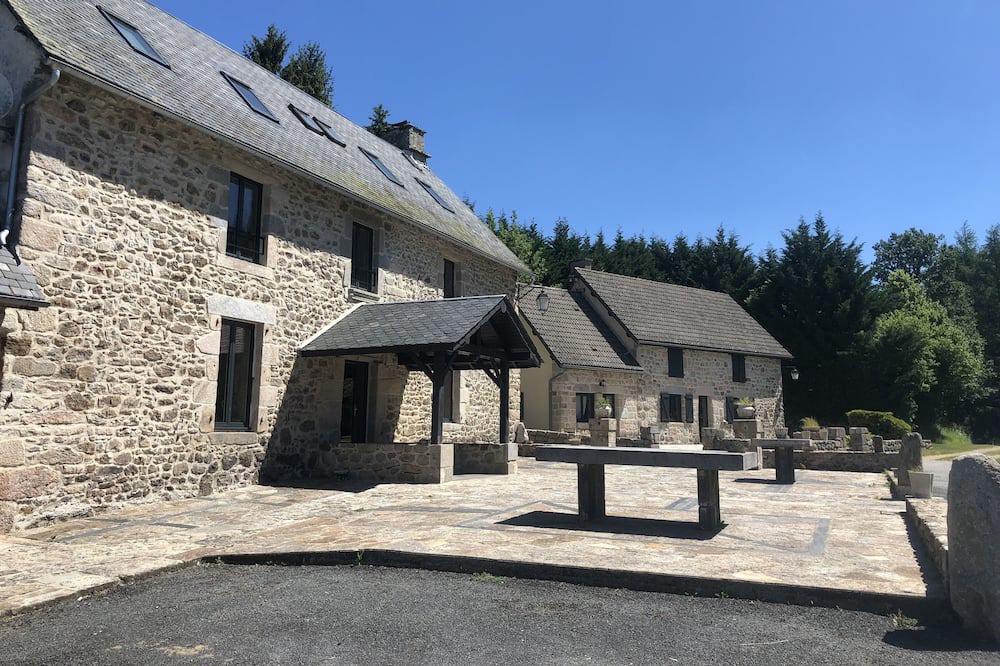 Sornac House | Domaine des Annouillards