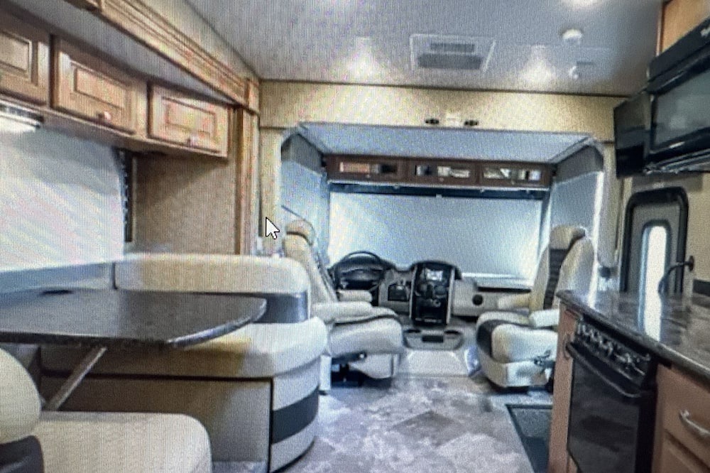 Xenia House | Luxury RV At The Farm