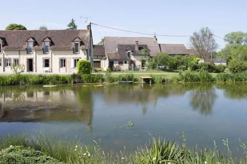 Saint-Fargeau House | holistica