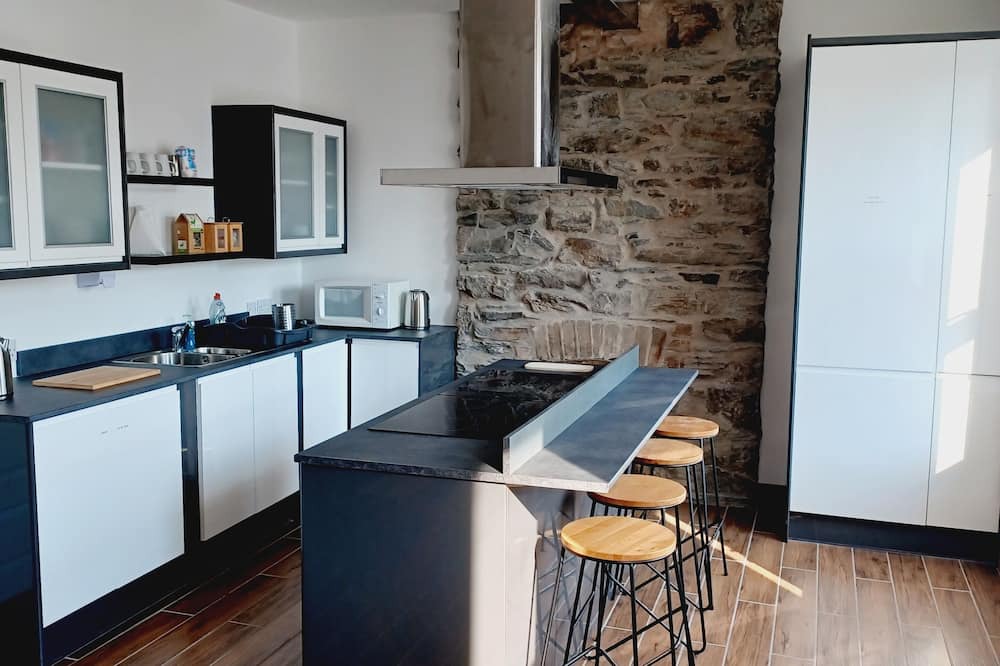 Douglas Hostel | Voyage Hostel