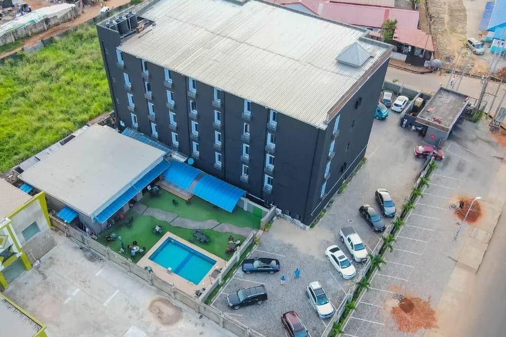 Asaba Hotel | villa toscanna hotel asaba