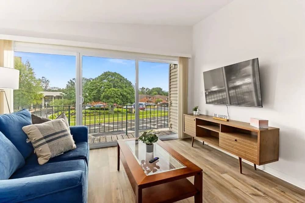 Orange Prairie Apartment | The Concord Place