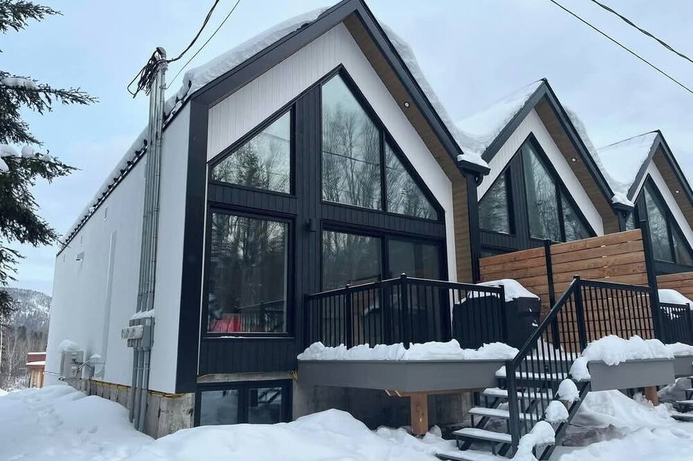 L'Anse-Saint-Jean Ski Chalet | Scandinavian chalet in the alpine village of Mont Édouard-Magnificent new construction