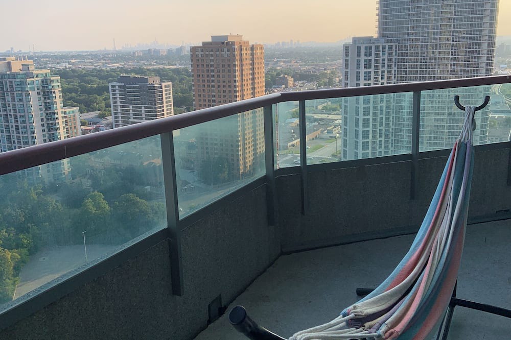 Bendale Condo | Cozy home away from home