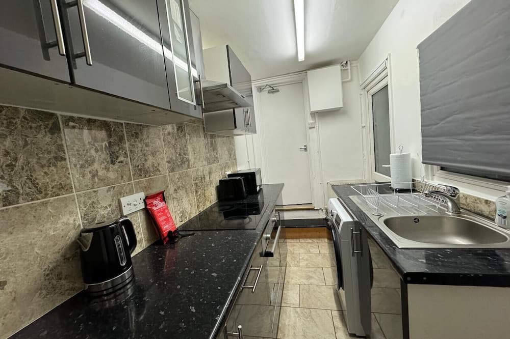 Croham House | South Croydon - Sleeps 4 - Garden - 85WalkingScore