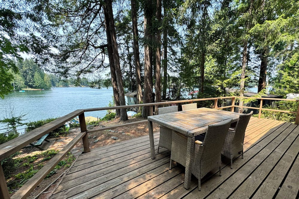 Shelton Cabin | Cozy 2-bedroom lakefront cabin with tranquil views