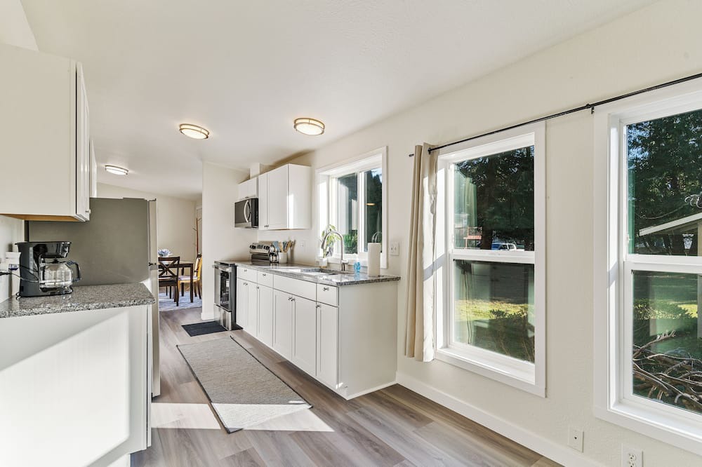Camano Island House | Castaway Cove on Camano Island