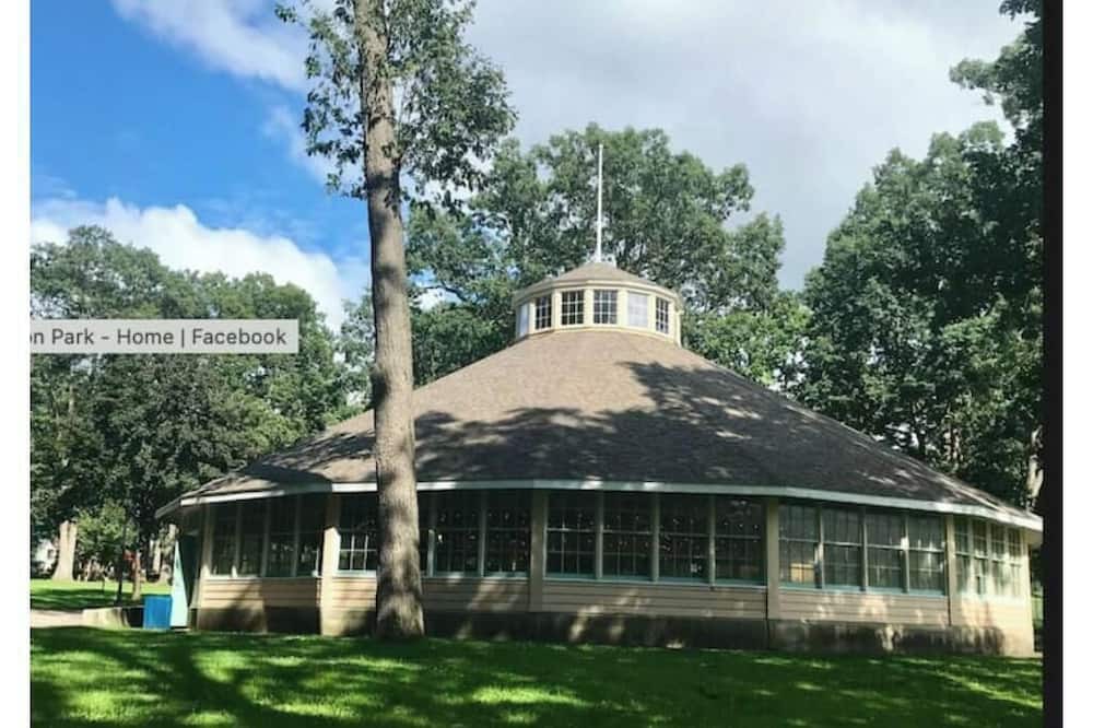 Binghamton Apartment | 2 Br Symphony on the Park II