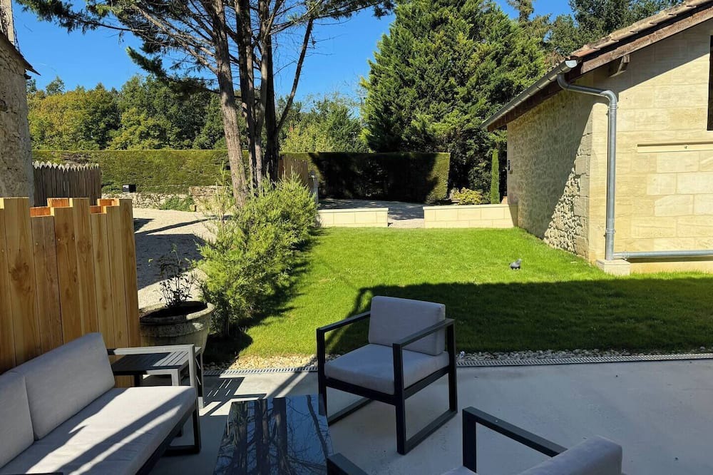 Naujan-et-Postiac Cottage | The Emilion Getaway