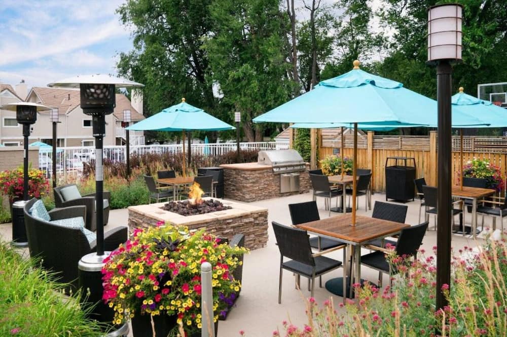 Glenwood Grove - North Iris House | Relax at our Pet-Friendly Hotel in Boulder, CO