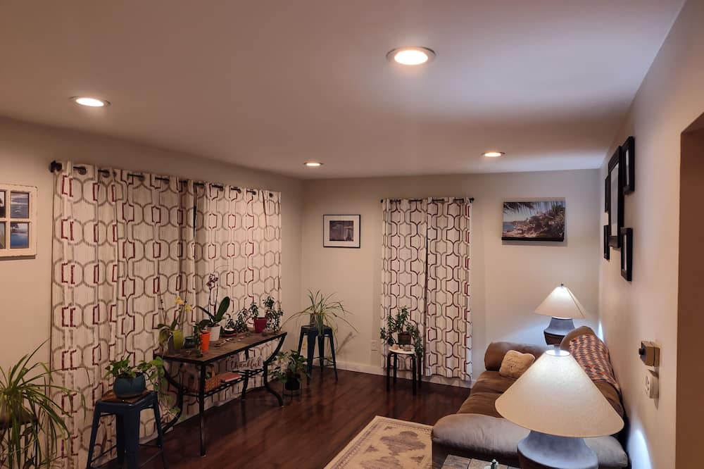 Crossroad Park House | Sweet 2-bedroom home with A/C and back deck w/dining area, gas grill & fire pit
