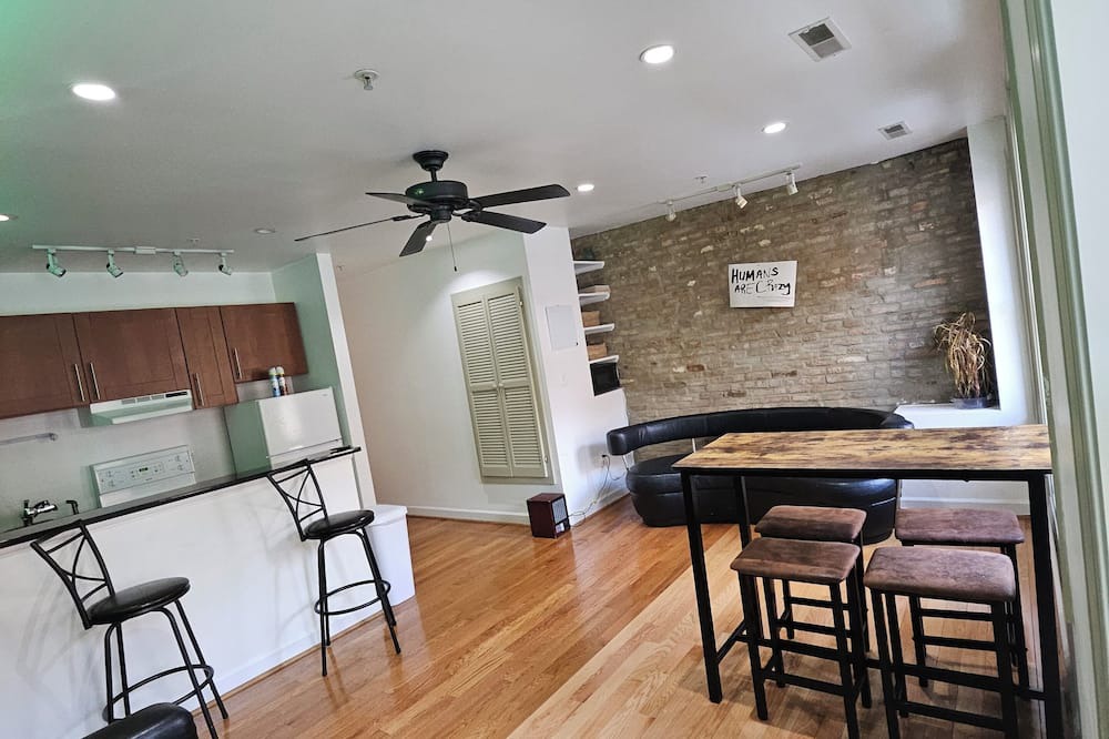 Dupont Circle Bed & Breakfast | DC Playhouse Charming 2-bedroom bed & breakfast in lovely Georgetown Washington