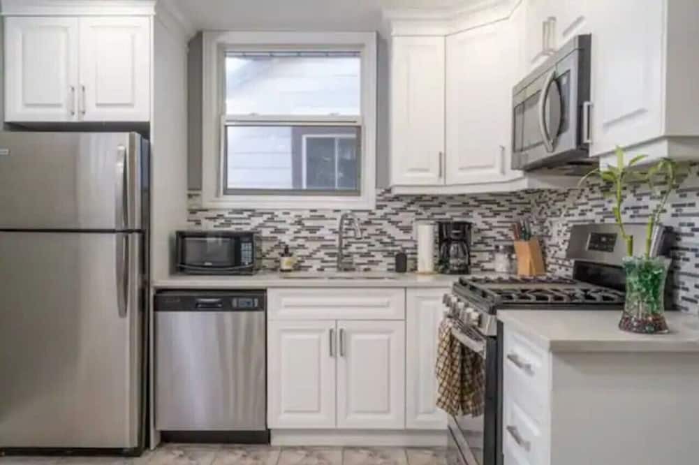 Hamilton House | 3-BR Near Fairfield Park & Local Groceries w/WIFI