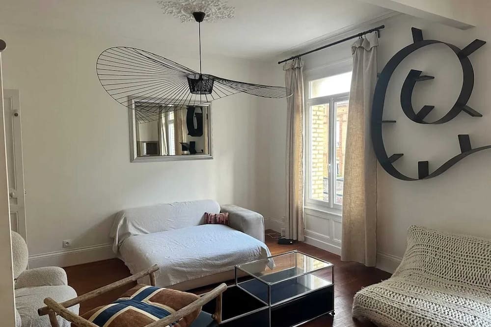 Downtown Le Havre Apartment | Homerez - Modern Apartment in Le Havre