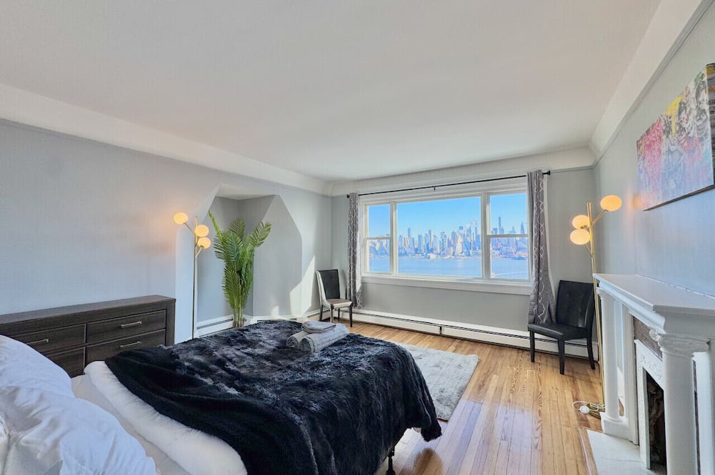 Weehawken Apartment | spacious 4 bed room VIEW NYC