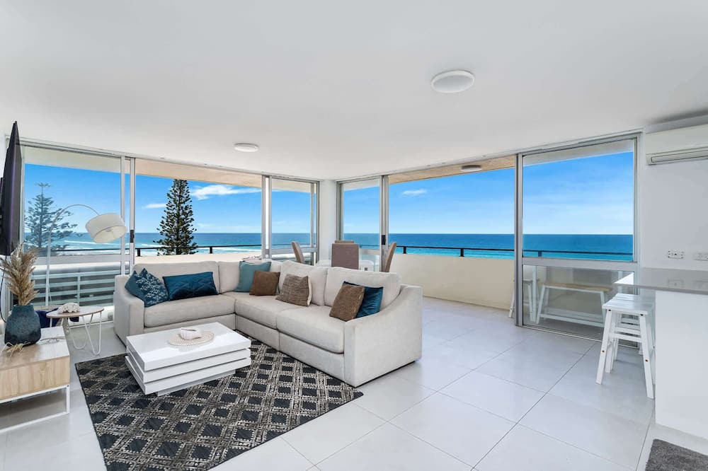 Paradise Point Apartment | Surfers Paradise Beachfront