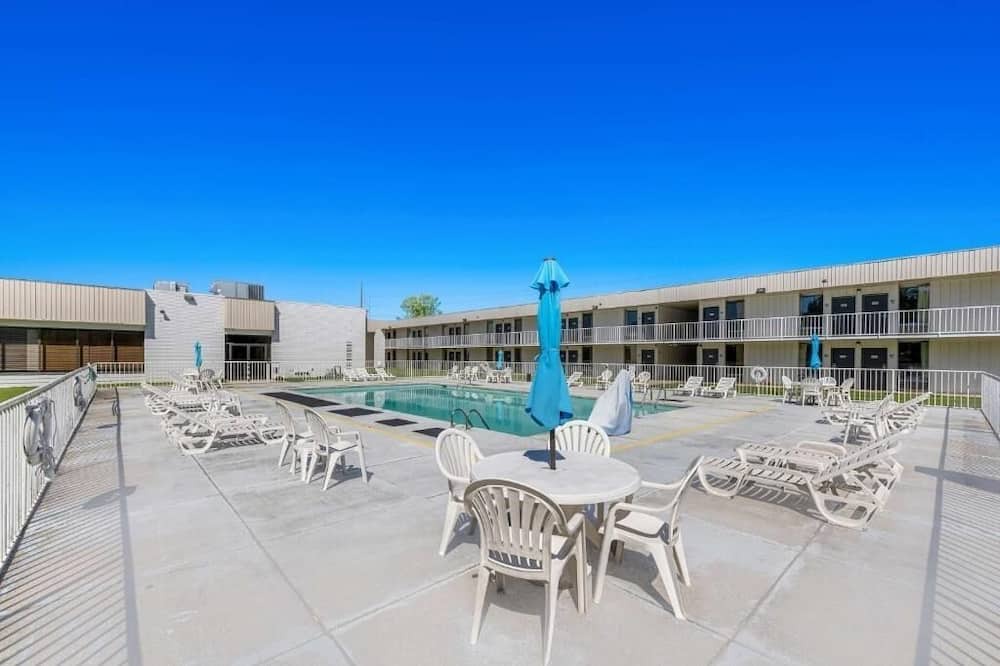 Hamilton House | Experience Relaxation with Pool and Free On-Site Parking | 4 Affordable Rooms