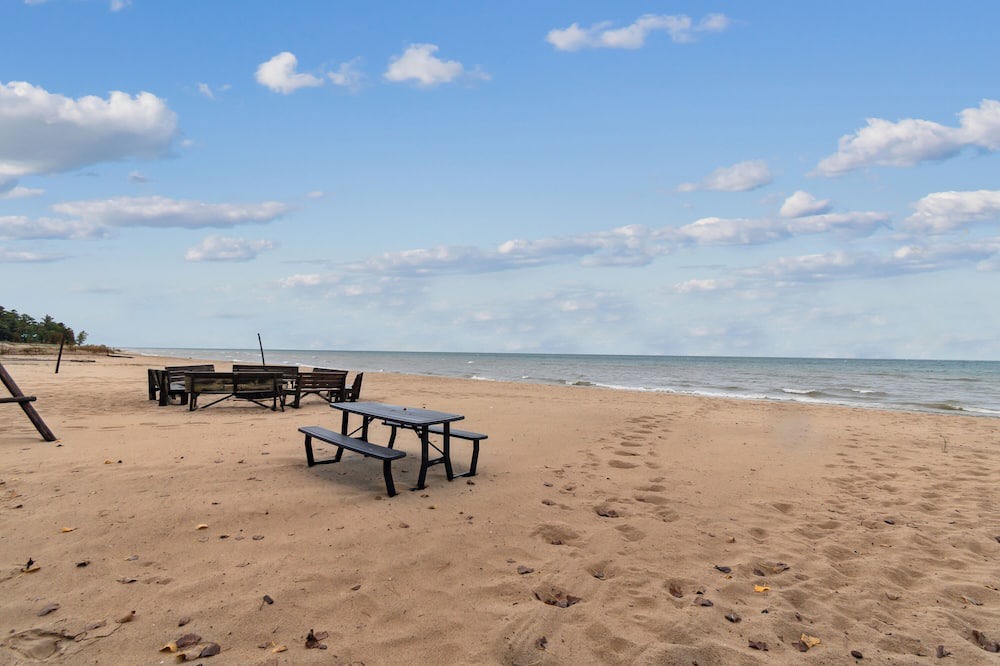 Greenbush Resort | Beachside Cottages for Groups - Sleeps Up to 40!