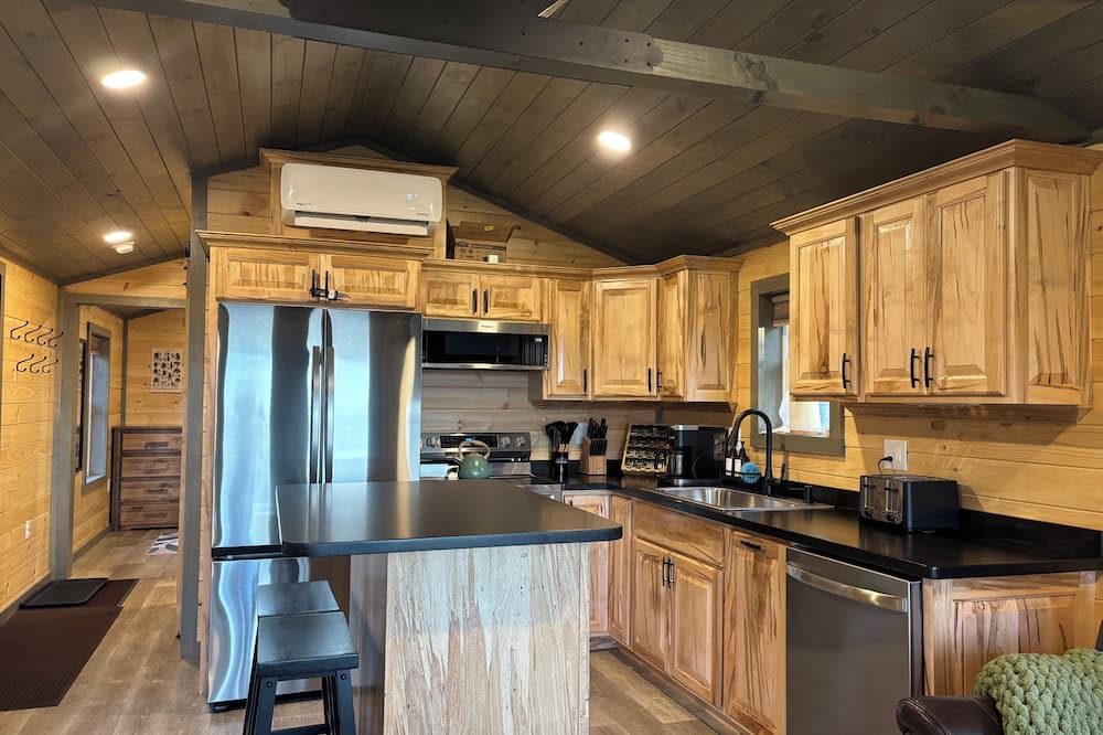 East Burke House | Cozy, newly designed, one bedroom home with gorgeous mountainous view in Kirby