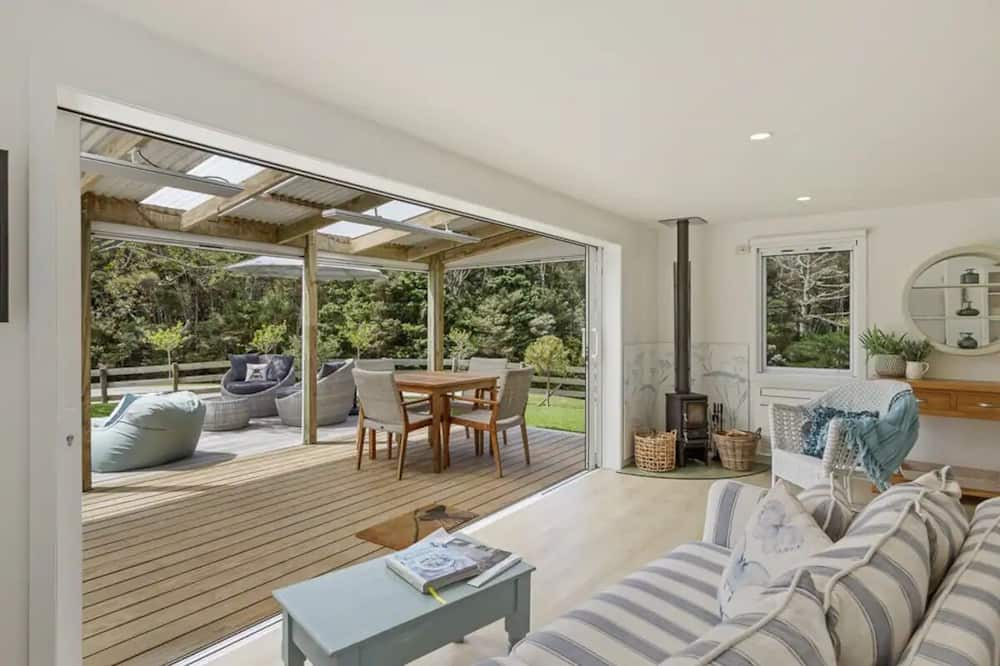 Leigh Cottage | Songbird Cottage - a luxury dog friendly hideaway