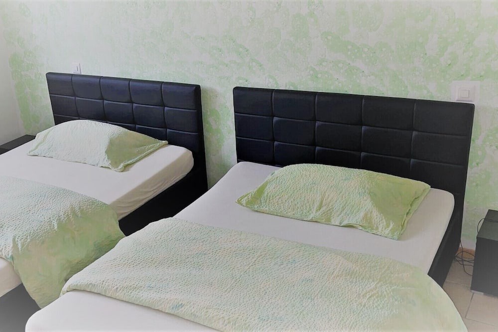 Mendrisio Apartment | Superior Apartment with 2 Bedrooms and Garden