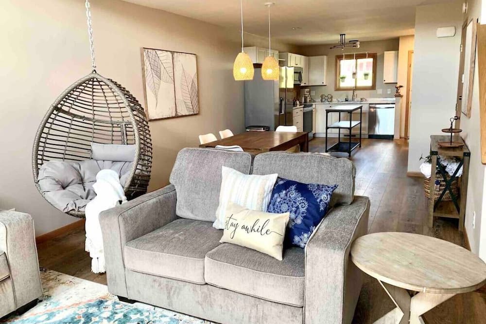 Lake Delton Condo | Waterfront Boho Retreat