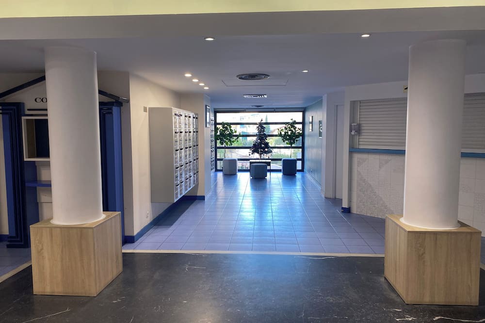 Le Suquet Apartment | Very nice apartment with swimming pool near Festivals Plage Croisette Suquet