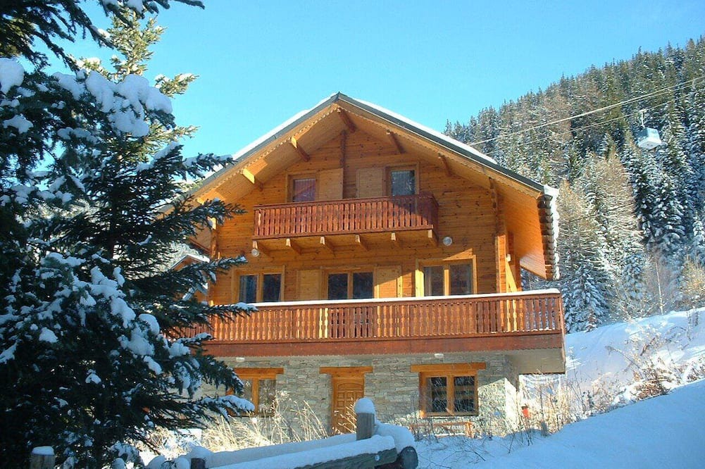 Valfrejus Ski Chalet | 12-PERSON WOODEN CHALET 100 meters from resort center and cable car