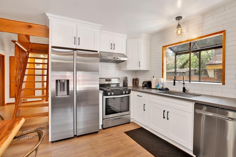 Sugarloaf Cabin | Sugar Bear Pines- Modern Relaxing Family Retreat w/Hot Tub