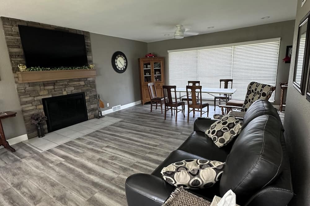 Greene House | 4-bedroom home located in Greene with views of the Shell Rock river