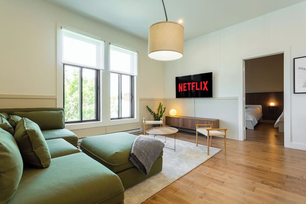 Hochelaga Apartment | HOMA-Comfort&Style-1BR-Spacious-Natural Light-FeelHome-A/C-SelfCheckIn-Metro