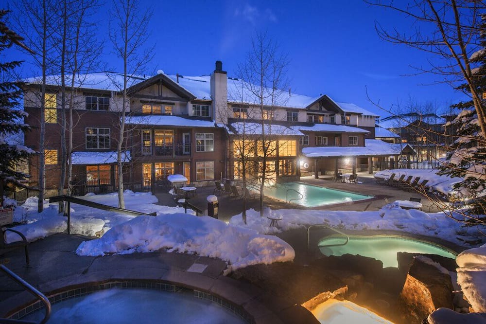 Four O'Clock Resort | Super Bowl weekend Ski-in/Ski-out 1 Bedroom 5 Star Grand Timber Breckenridge