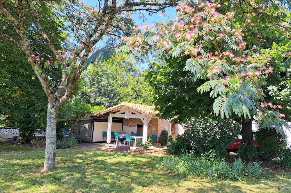 Saint-Pierre-de-Buzet Apartment | Gîte "Les Glycines" 3 bedrooms