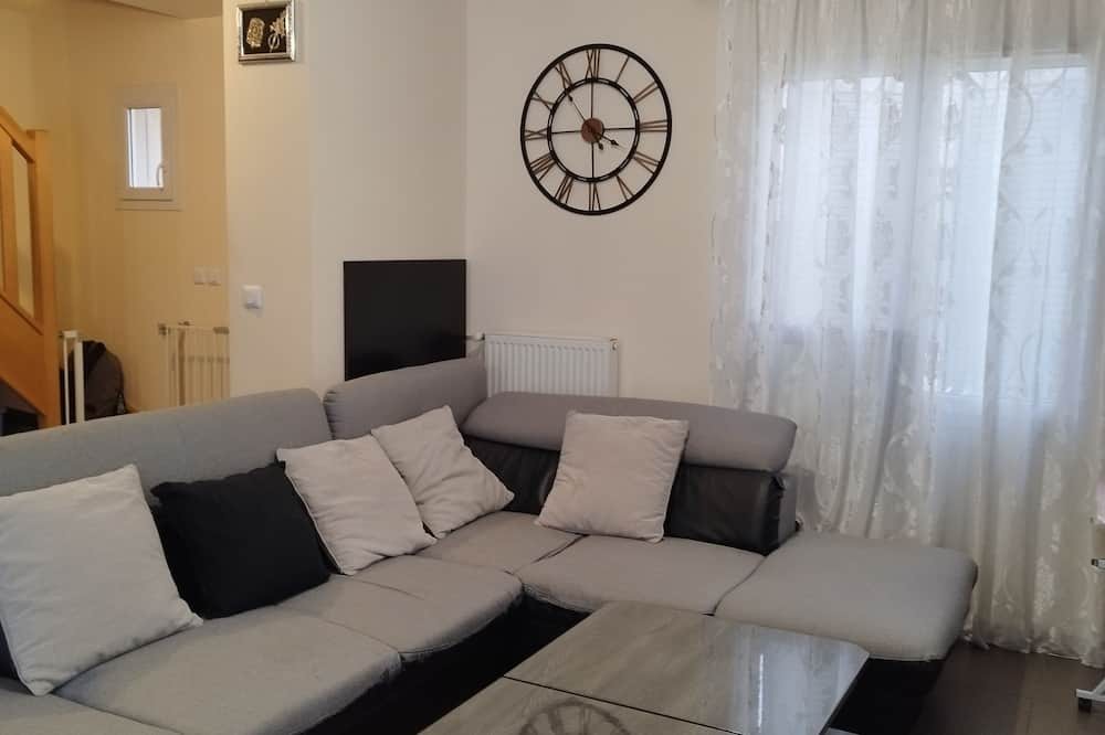 Paray-Vieille-Poste Bed & Breakfast | Comfortable room with private bathroom near Orly airport and Paris
