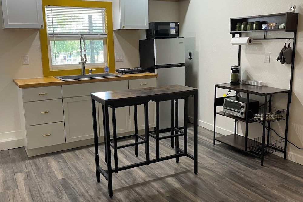 Gallatin Apartment | Charming 1-bedroom Guest Home with WiFi, AC in delightful Gallatin