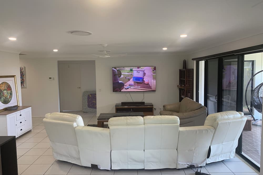 Nudgee House | Suburban Family Oasis close to Brisbane airport