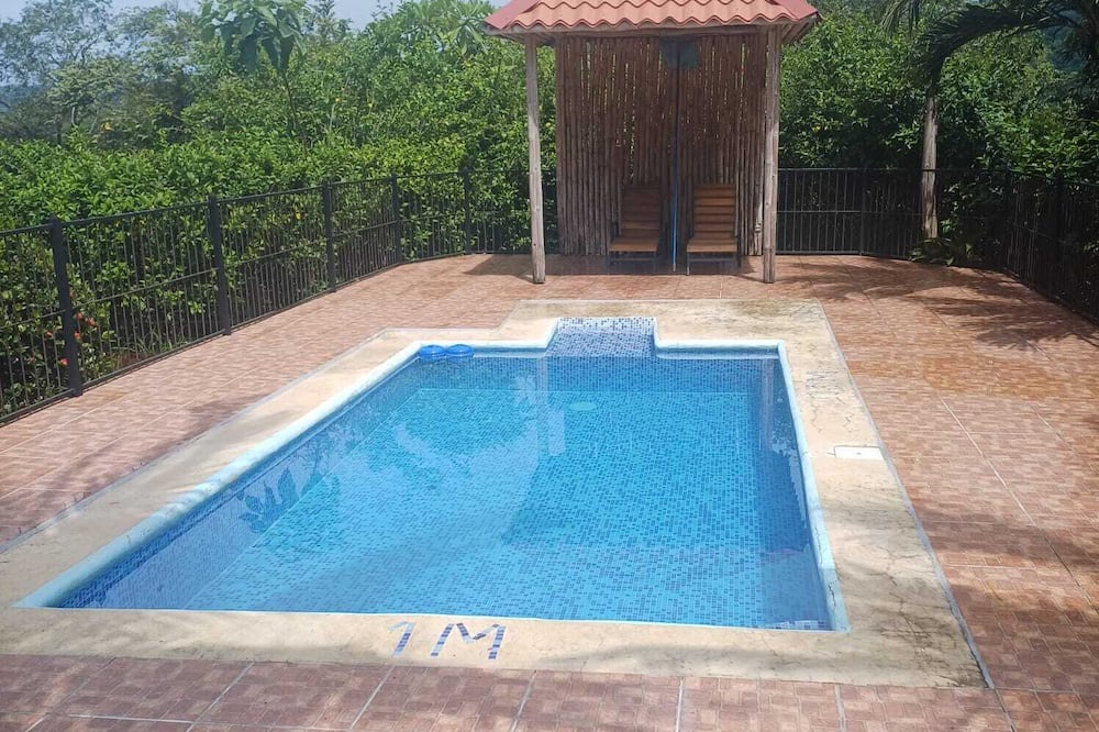 Veintisiete de Abril House | 3-bedroom house in charming Veintisiete de Abril with Private Pool AC, & WiFi