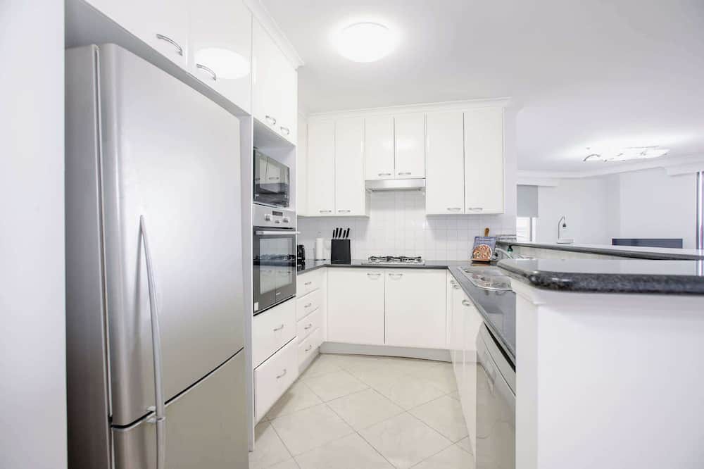 Pyrmont Apartment | Pyrmont 2 Bed apartment - Prime Location w parking