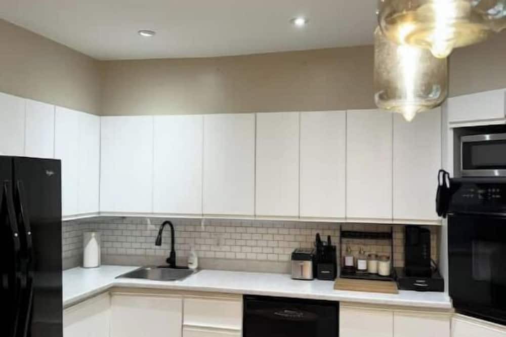 Sudbury House | Modern Home in Greater Sudbury(NO Cleaning Fee’s)