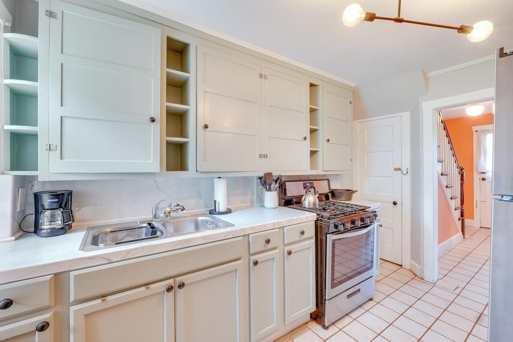 Newburgh House | Colorful Home ~ 1 Mi to Hudson River!