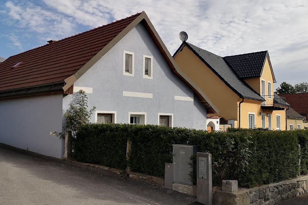 Schwarzenau House | Holiday house Schwarzenau for 1 - 6 persons with 4 bedrooms - Holiday house