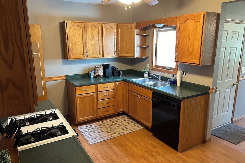 Waverly House | Waverly 3 Bed 2 Bath Homen
