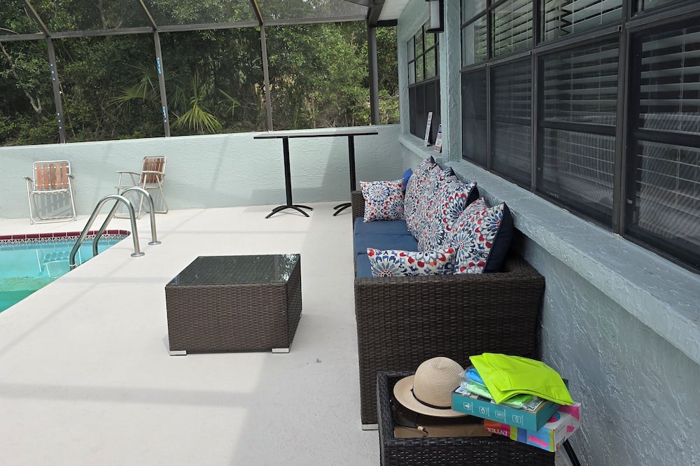 Spring Hill House | Home in Springhill with pool